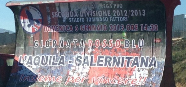 Una delle vele che pubblicizzano l' evento in città