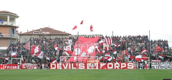 Lo spettacolo della Curva Est di qualche anno fa