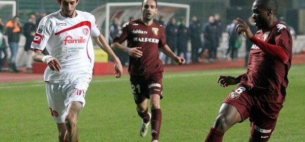 Gallozzi, a sinistra, in azione con la maglia del Padova