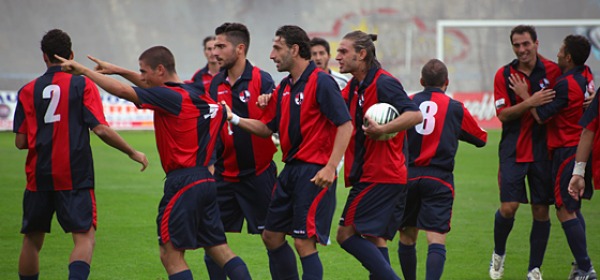 L'esultanza dei giocatori dell'Aquila dopo il gol del pareggio