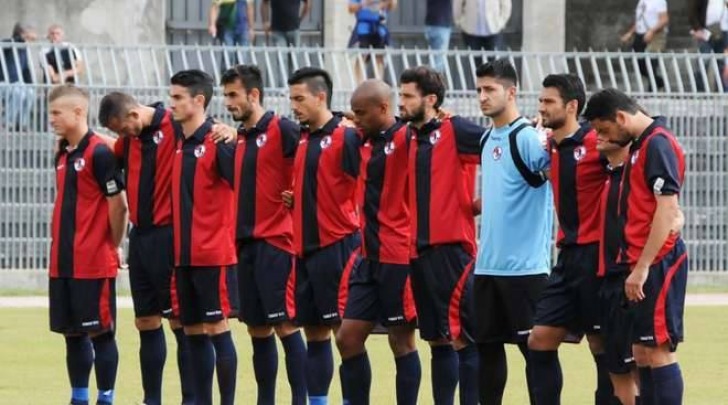 L' undici rossoblù al Del Duca (foto tratta dalla rete)