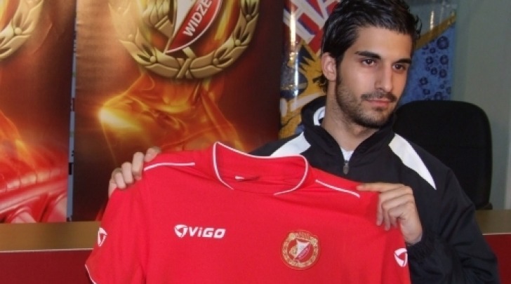 Kuki con la maglia del Widzew Lodz