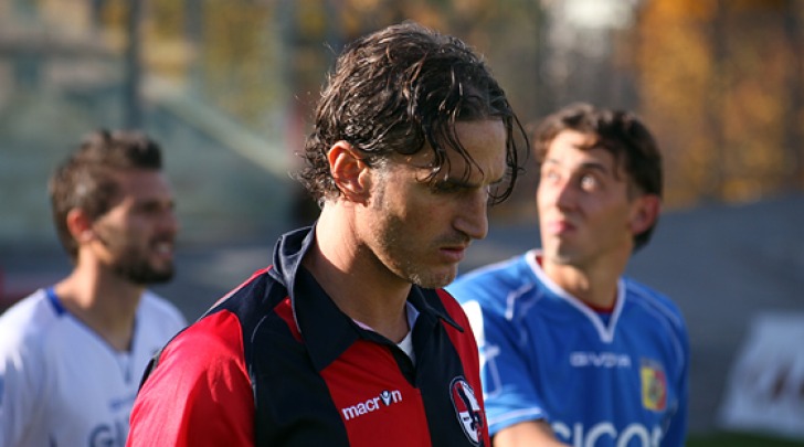 Il difensore rossoblù Mirko Garaffoni