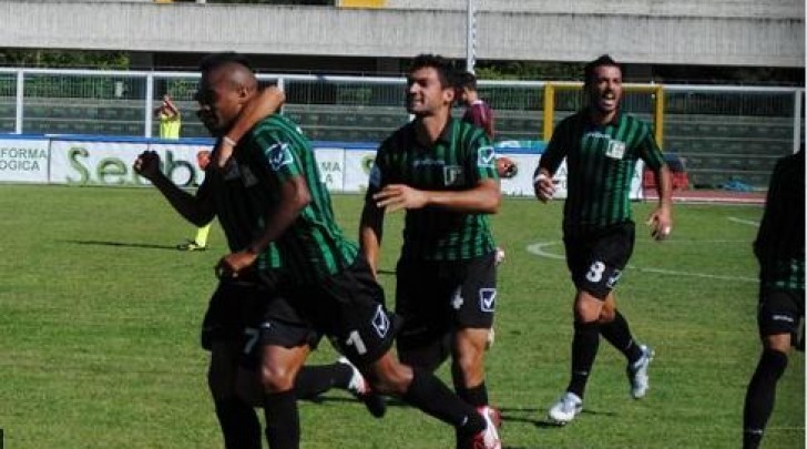 De Sousa esulta dopo il 2-0 alla Salernitana